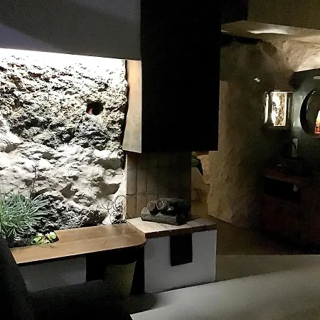 Contemporary Cave House Appartamento